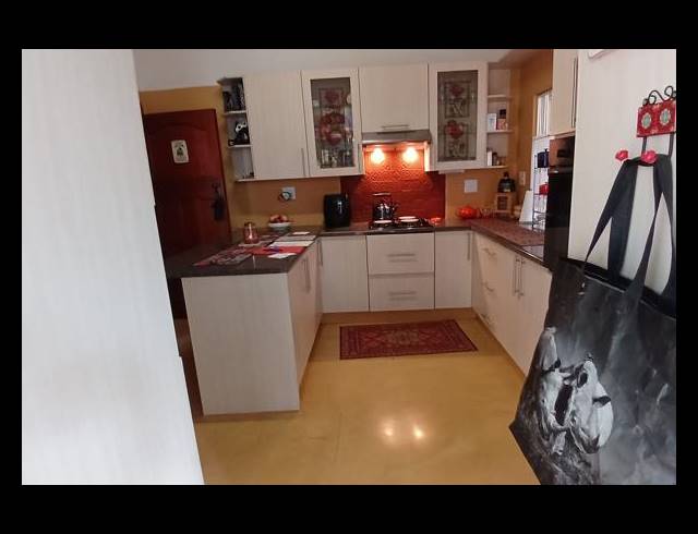 3 BEDROOM FREEHOLD FOR SALE IN ALBERTON NORTH